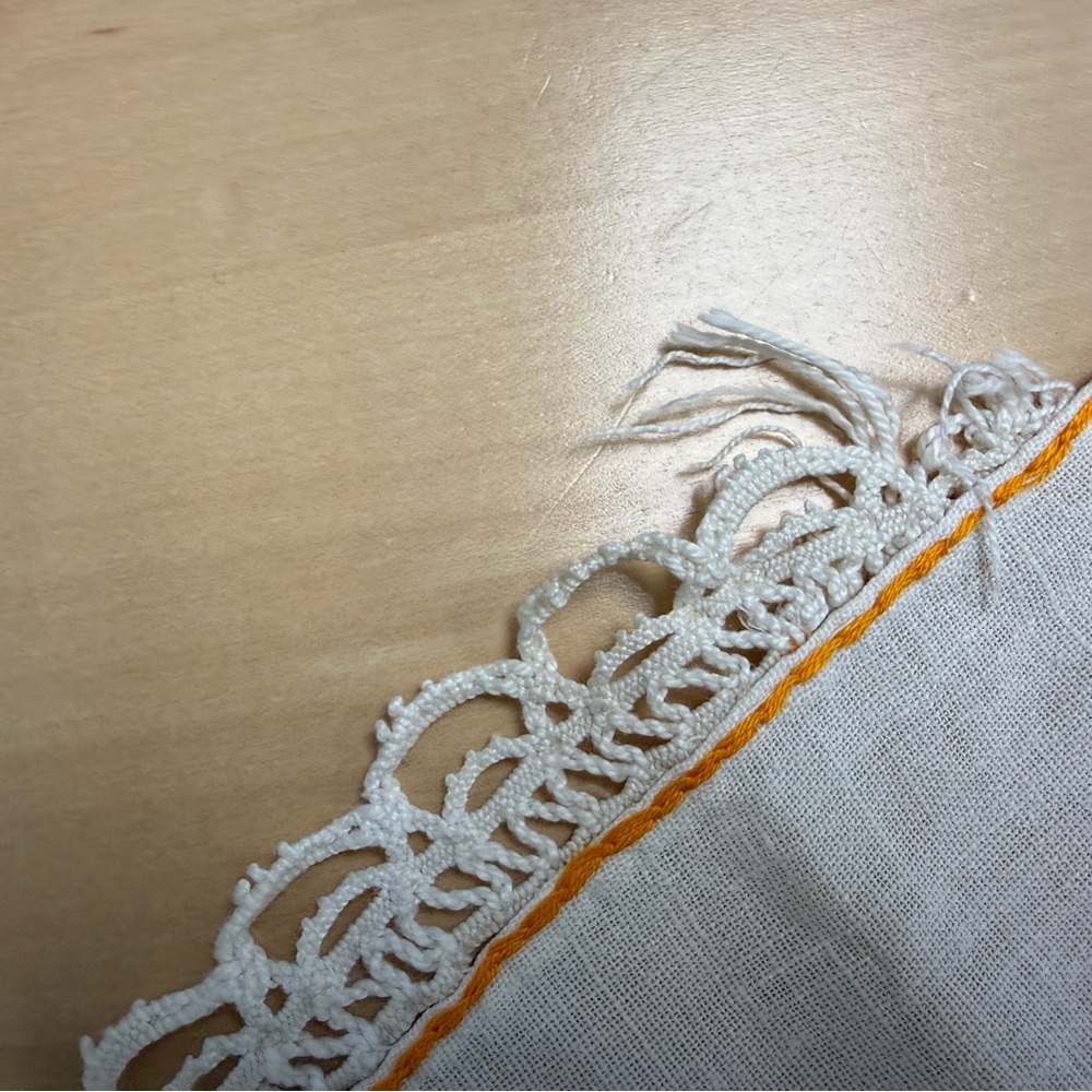 Vintage Linen Embroidered Floral Table Runner or dresser Scarf with Lace Trim - Picture 6 of 13